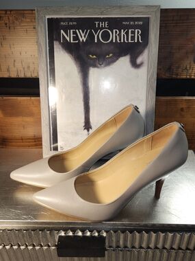 Gray Pumps Size 8.5 Michael Kors Light Gray Pumps